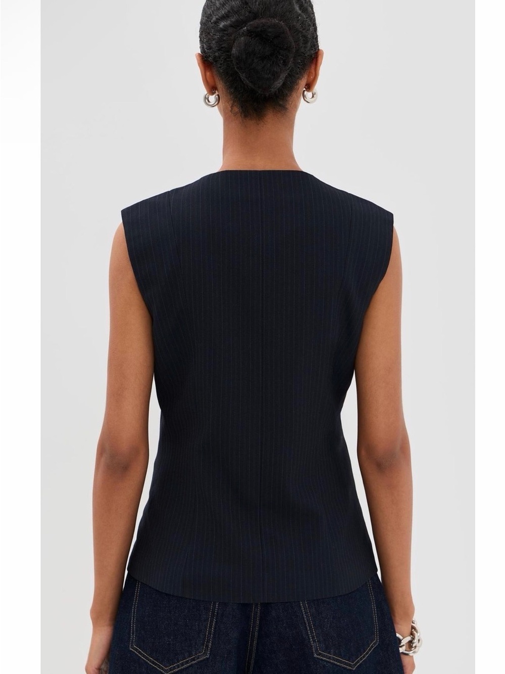 Baum und pferdgarten Sleeveless Navy Pinstripe Button-Front vest Top size US 10 - Picture 3 of 4
